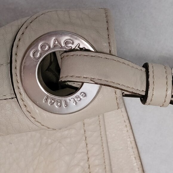 COACH WHITE PEBBLE LEATHER PURSE SATCHEL - Picture 9 of 15